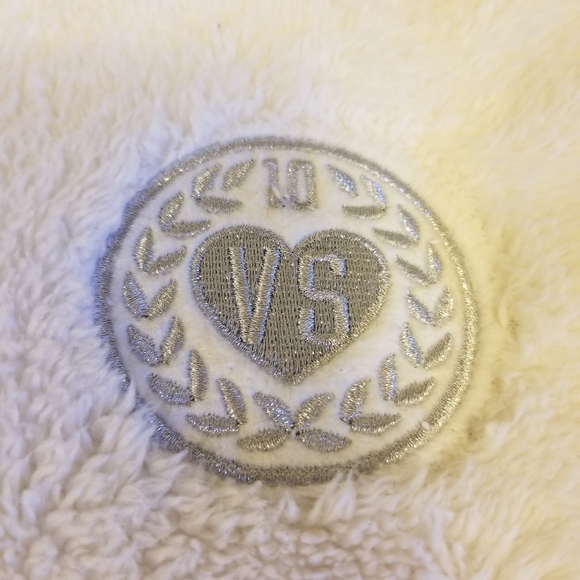 Victoria's Secret Plush Cream Color Hoodie Pullover w/Hood Sz Large-XL Like New - Picture 14 of 14